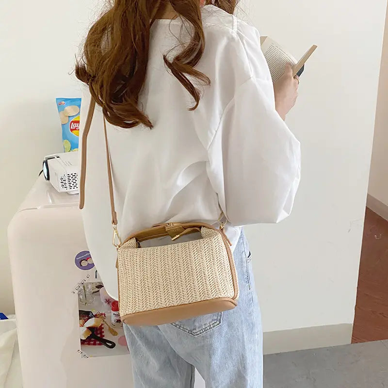 The SOLA Straw Crossbody- Brown